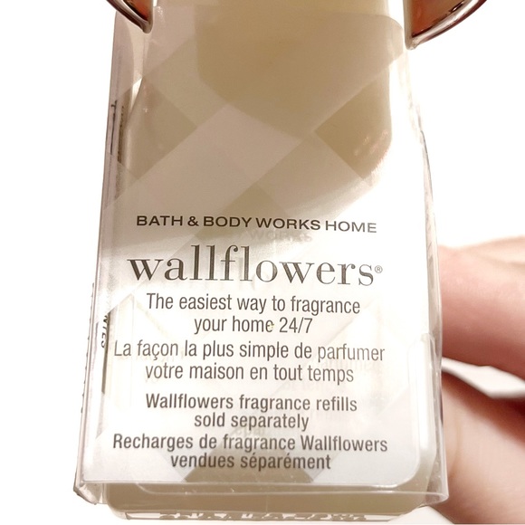 Bath & Body Works Wallflowers Sleigh Bells Bow Red Gold Silver Christmas Holiday - Picture 15 of 15